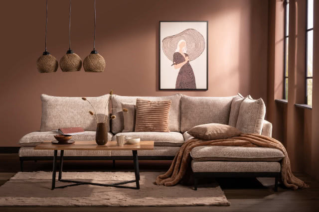 salon w kolorze gorzkiej czekolady i dojrzałego lata