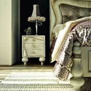 Szafka nocna Botero, dostępna w różnych...