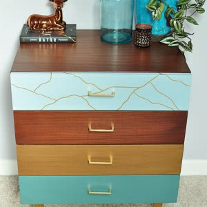 Metamorfoza komody z PRL