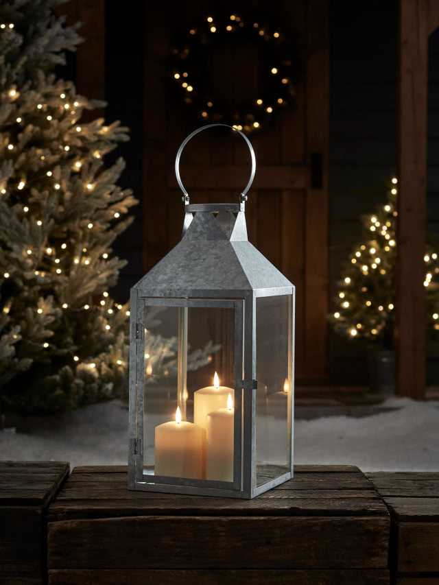 lampion ze świecami w środku