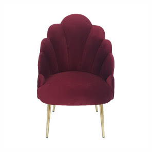 Aksamitne krzesło pikowane pionowo