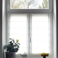 Redesign mieszkania - ściana z cegły, antyki i design