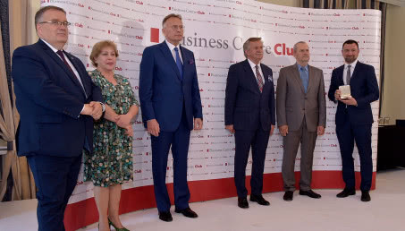 Kolekcja Macieja Zienia dla Ceramiki Tubądzin z Medalem Europejskim 2019