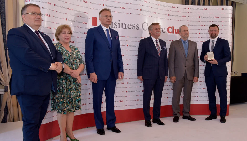 Kolekcja Macieja Zienia dla Ceramiki Tubądzin z Medalem Europejskim 2019