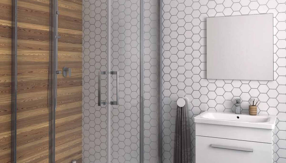 Szkło i pleksi pod prysznicem: fakty i mity