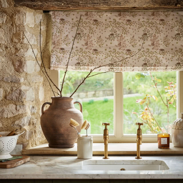 toskańska kuchnia z glinianym dzbanem