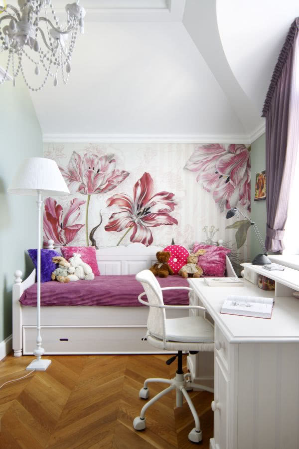 W pokoju córki pojawiło się więcej różowych...
