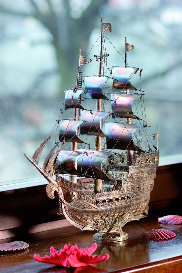 Srebrny model portugalskiego galeonu z przełomu...