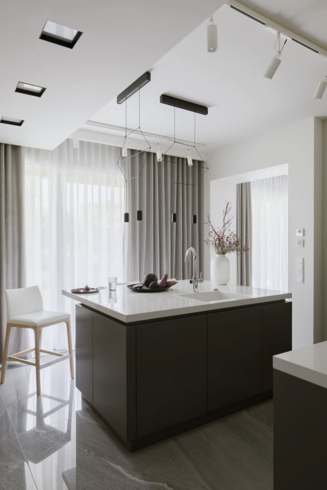 Kuchnia w drewnie i czerni