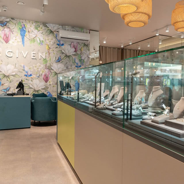 Handel detaliczny i usługi: sklepy jubilerskie Given, autorka: Ieva Erlecka-Cucure, Łotwa
