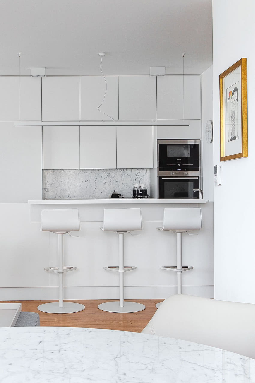 Szafki kuchenne zajmują powierzchnię do samego...