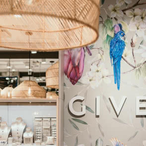 Handel detaliczny i usługi: sklepy jubilerskie Given, autorka: Ieva Erlecka-Cucure, Łotwa