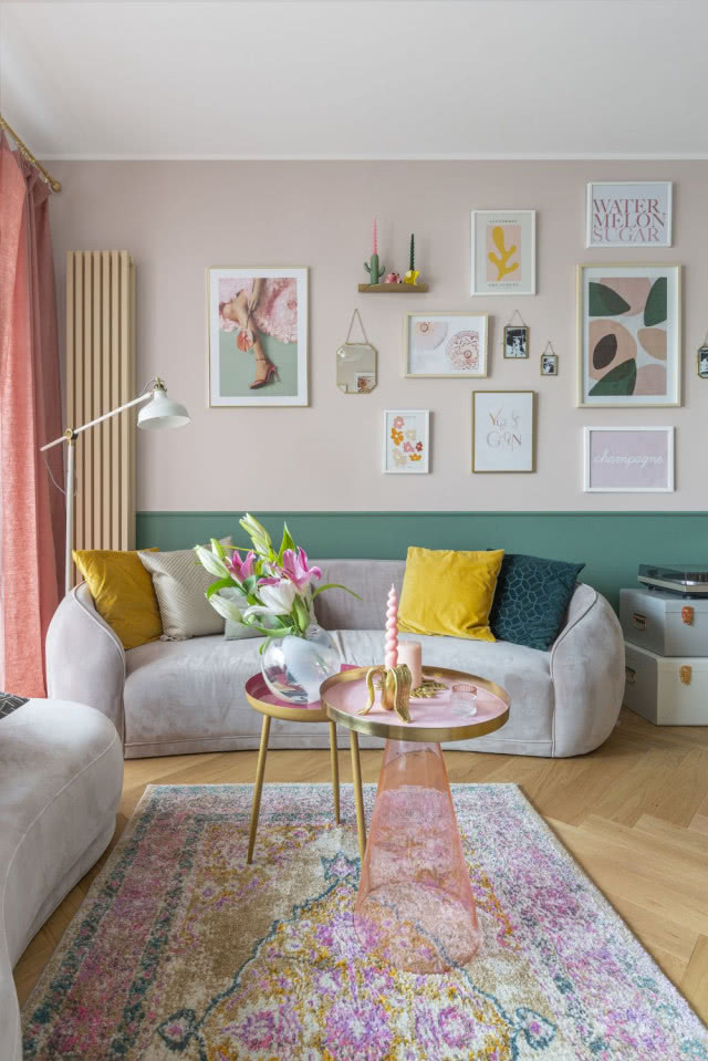 Salon w stylu vintage i lamperią