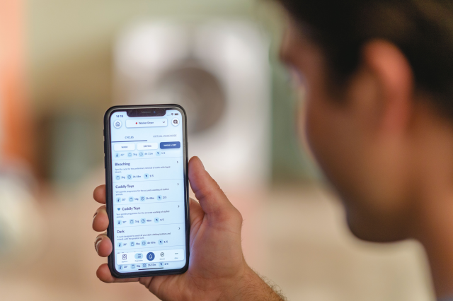 aplikacja do pralki na smartfonie