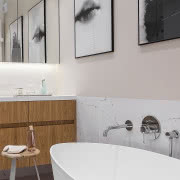 W toalecie także postawiono na naturalne...