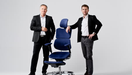 Blue Bird Hybrid Chair - takiego fotela jeszcze nie było!