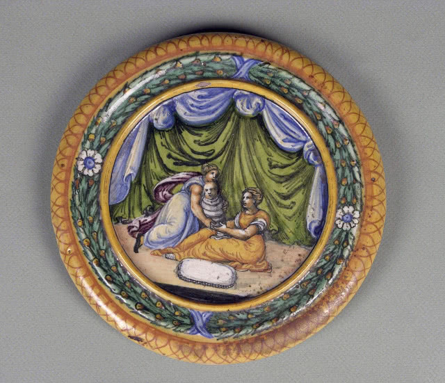 pokrywka czarki z serwisu dla położnicy