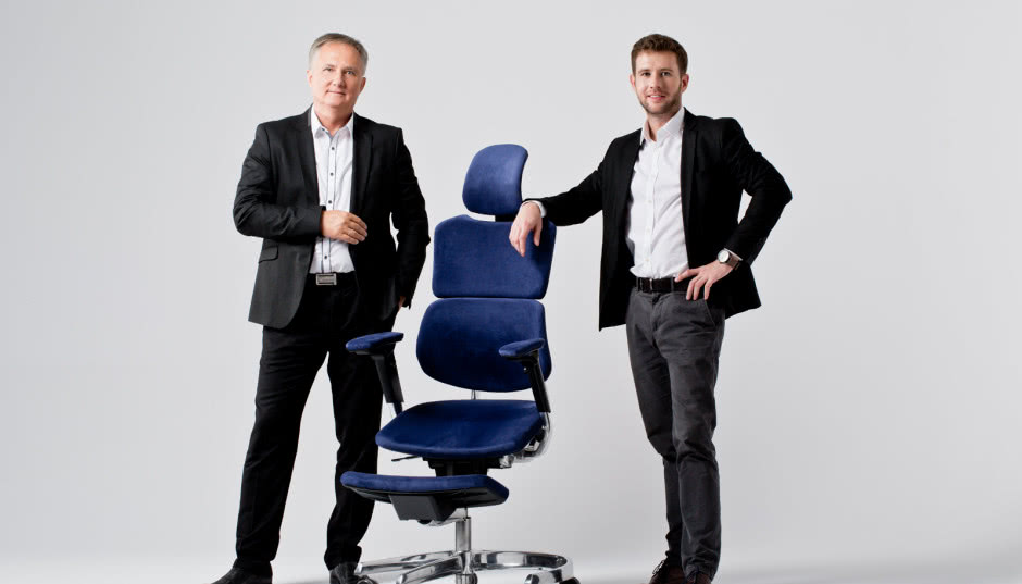 Blue Bird Hybrid Chair - takiego fotela jeszcze nie było!