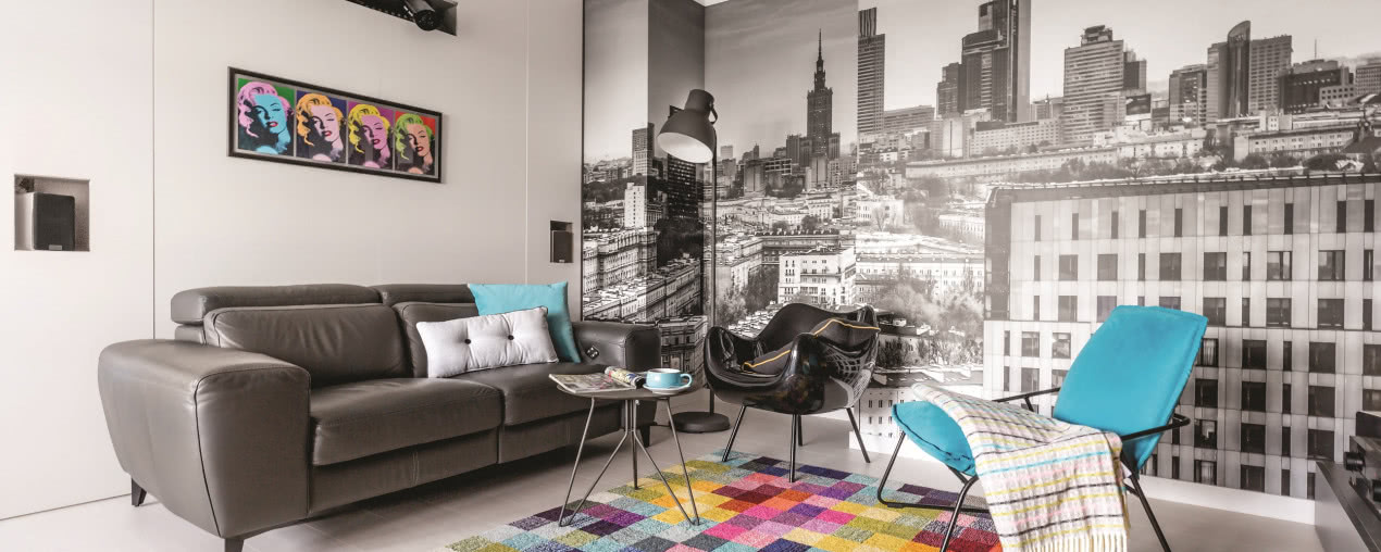 Kolorowe akcenty w męskim mieszkaniu