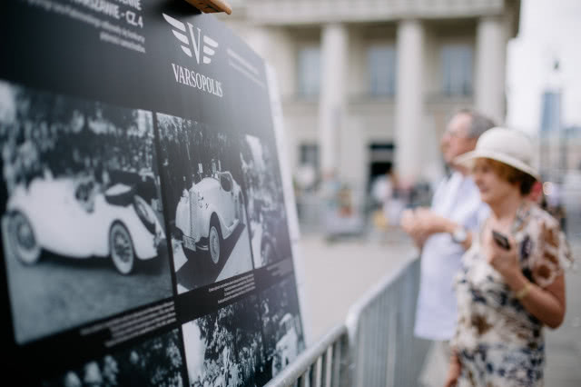 Czas na wnętrze samochodów klasycznych - VARSOPOLIS