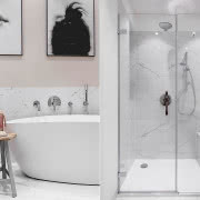 W toalecie także postawiono na naturalne...