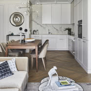 Francuskie mieszkanie singielki na warszawskim Żoliborzu