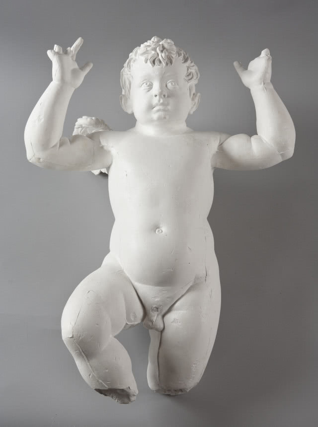 rzeźba przedstawiająca putto