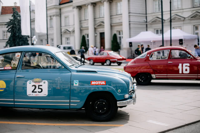 Czas na wnętrze samochodów klasycznych - VARSOPOLIS