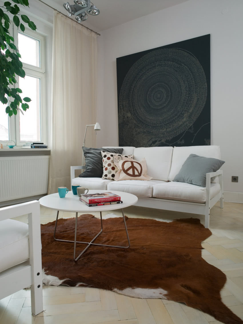 Na głównej ścianie salonu zamiast telewizora...