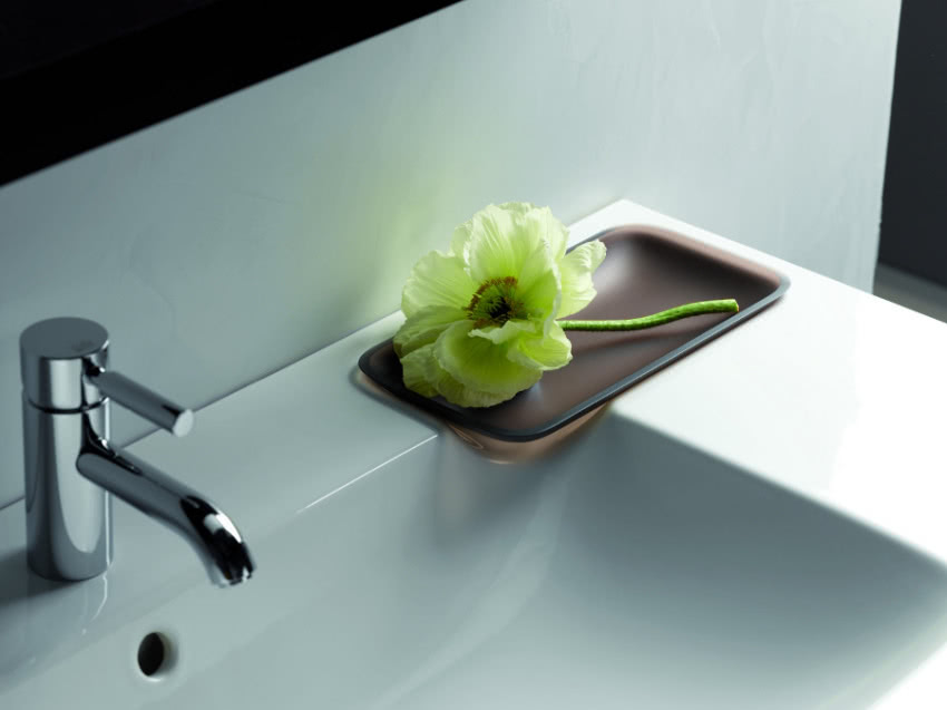 Umywalka iCon z ozdobną mydelniczką