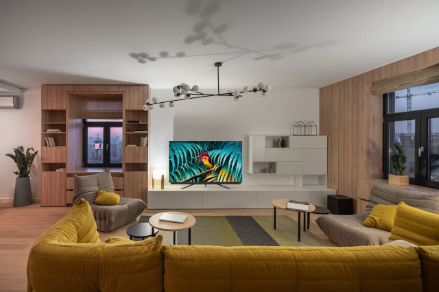 Ściana z telewizorem