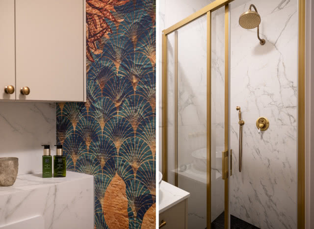 Tapeta w łazience i złote detale