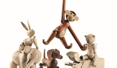 Drewniana małpka Kaya Bojesena