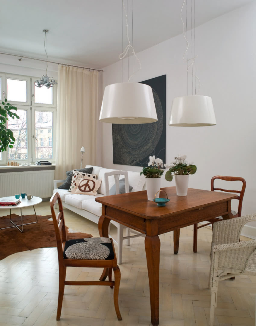 Stół to mebel stary, z historią, a więc
nieco...