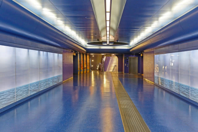 korytarz prowadzący na perony