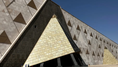 Wielkie Muzeum Egipskie otwiera drzwi - 100 tysięcy skarbów i słynna maska Tutanchamona!