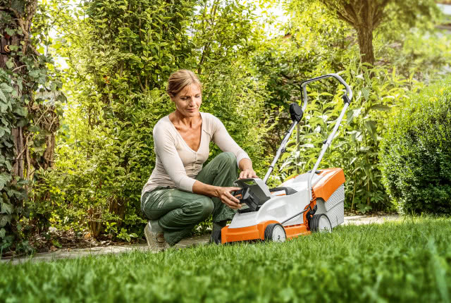 Akumulatory litowo-jonowe STIHL gwarantują cichą pracę bez emisji spalin