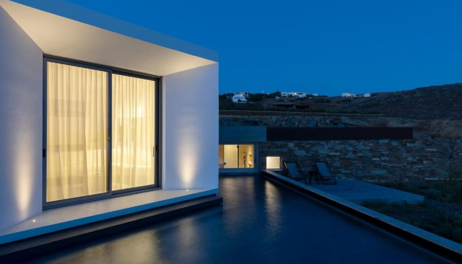 Ziemia, wiatr i woda w hotelu Pnoēs Tinos na Cykladach. Przyjedźcie tu, a zakochacie się od pierwszego wejrzenia!