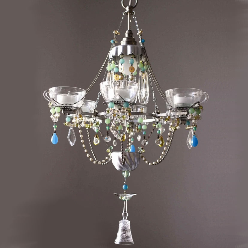 Żyrandol z zastawy stołowej, Madeleine Boulesteix