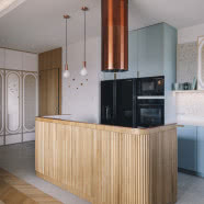 Stumetrowe mieszkanie w stylu lat 60. Ma widok na gdańską starówkę!