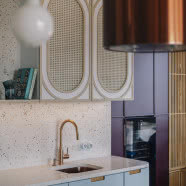 Stumetrowe mieszkanie w stylu lat 60. Ma widok na gdańską starówkę!