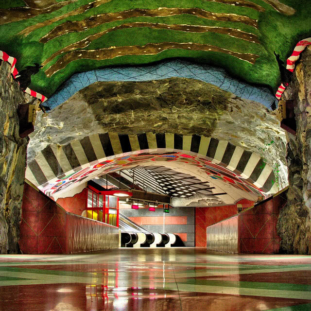 skalne sklepienie pomalowane na zielono