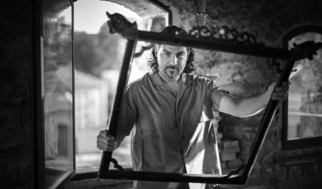 Od mody do projektowania porcelany - jakie projekty zawdzięczamy Gianni'emu Cinti?