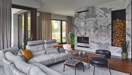 Kamień i czerń. Dom pełen wzorów