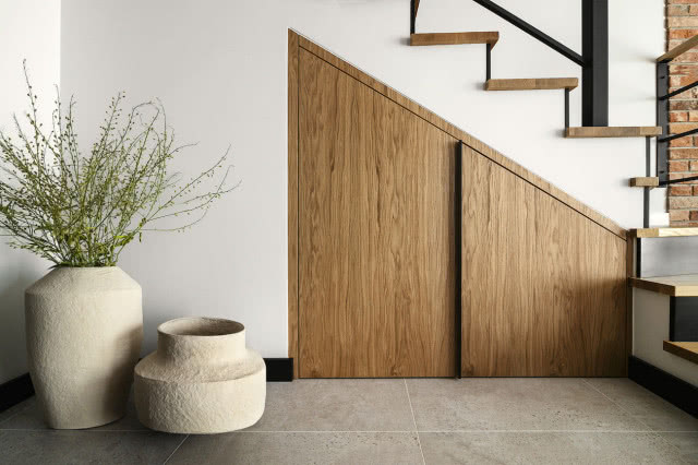 schowek pod schodami