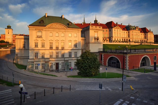 pałac pod blachą, widok z ulicą