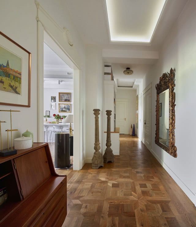 parkiet w mieszkaniu w kamienicy