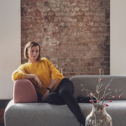 Półki i różnej wysokości drewniane drążki
w...