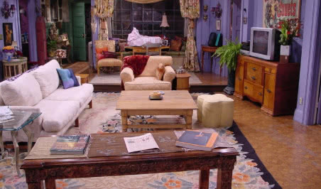 Fioletowe ściany i... wnętrza z serialu "Przyjaciele"