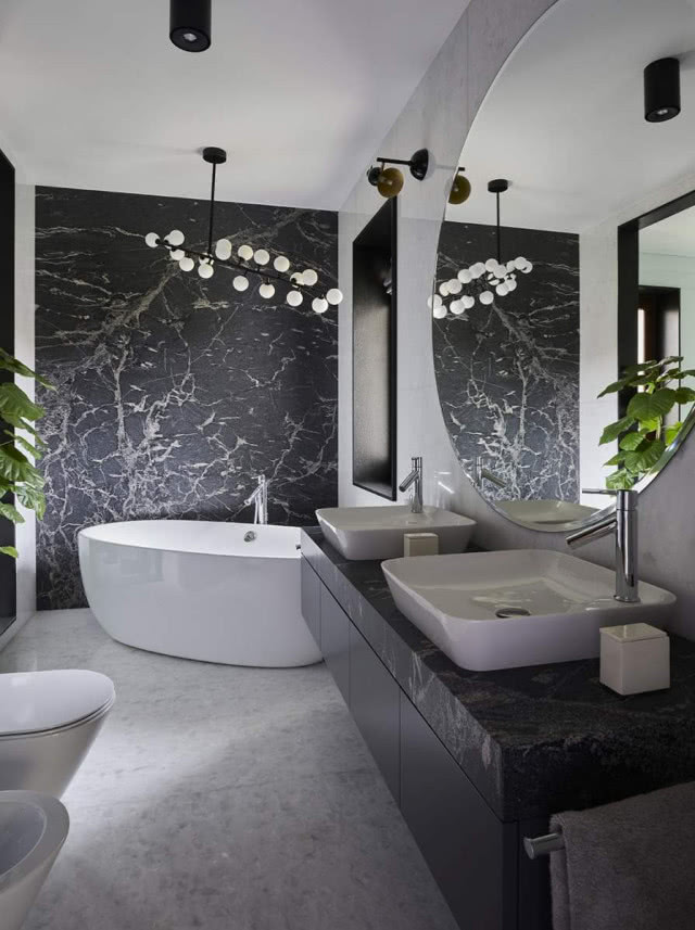 granit na ścianie w łazience